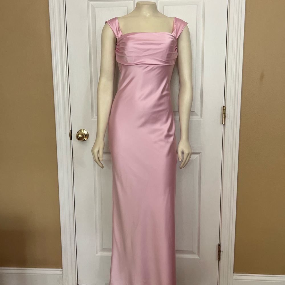 Elegant Off-Shoulder Satin Maxi Dress in Light Pink - Picture 9 of 16